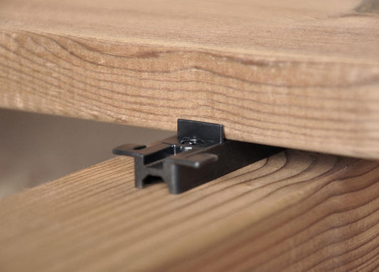 100 Stück Universal Terrassenverbinder Kunststoffclips inkl. Edelstahl Schrauben Terrassendielen Befestigung Unsichtbar Edelstahl für Terrassendielen Holz- & Aluminium Dielenstärke 19–32mm
