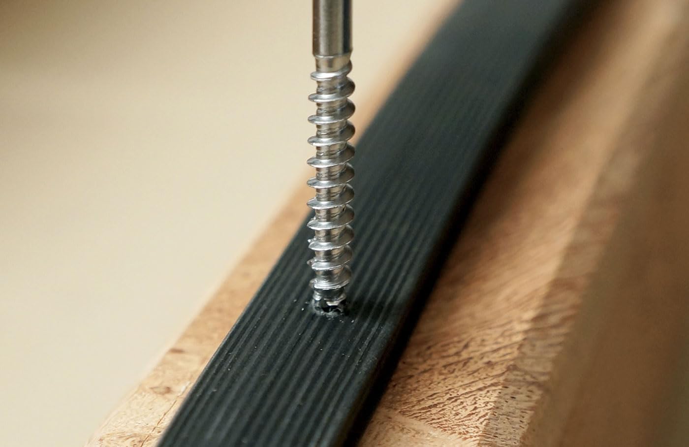 Design61 Distanzprofil Belüftungsband Terrasse Terrassendielen Profil zur Ventilation und Verhinderung von Staunässe Terrassen- und Fassadenunterkonstruktionen 10 Meter Länge 15mm Breite